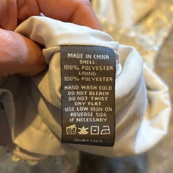 Vince Camuto women’s cream sequin flowy zipped up back tank top‎ size xs - Picture 3 of 5